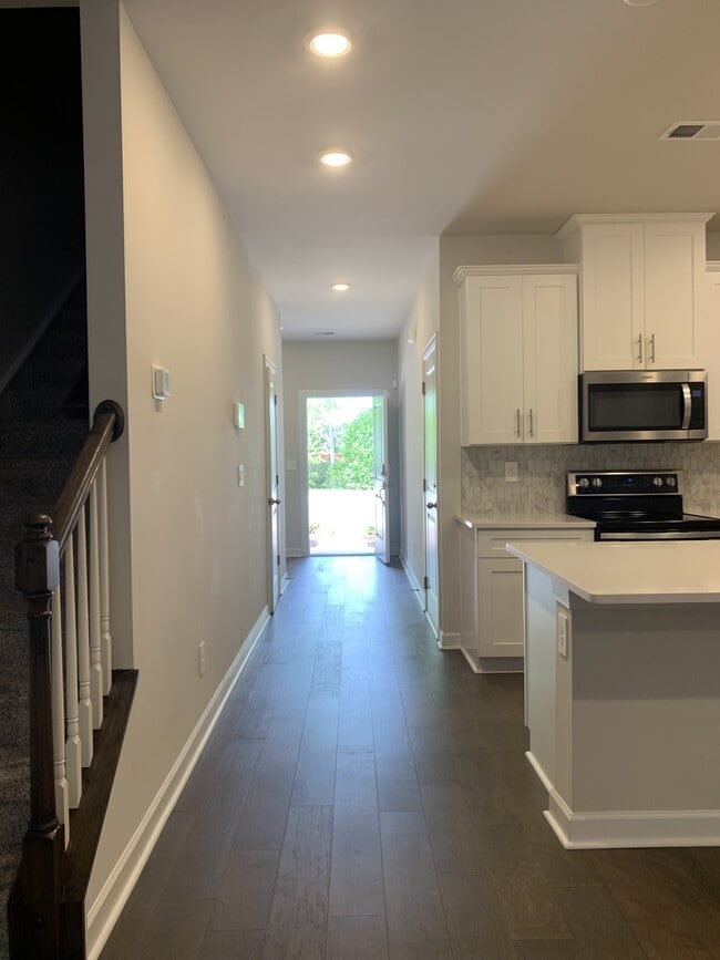 Photo - 1624 Vlg Grv Ln