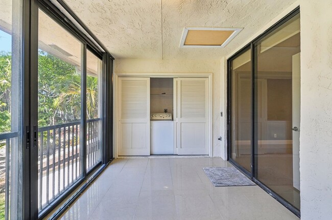 Building Photo - 2613 Carambola Cir N Rental