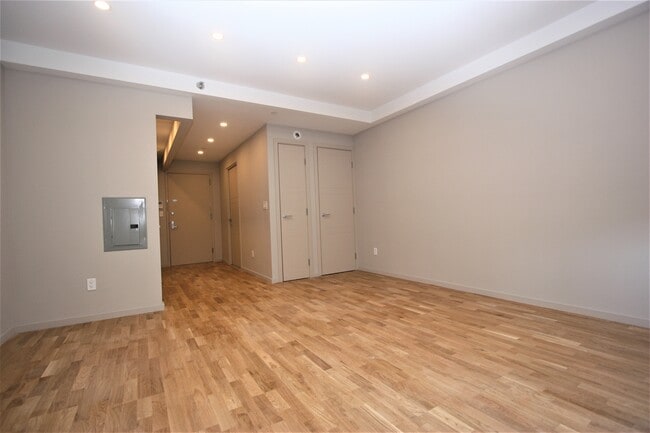 Photo - 661 Lincoln Pl