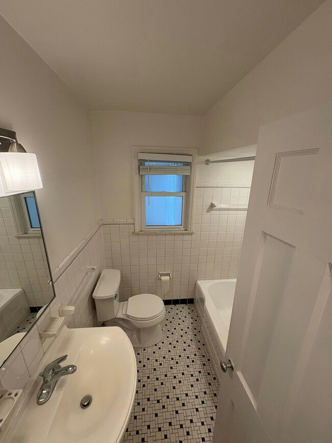 Photo - 13698 Cedar Rd