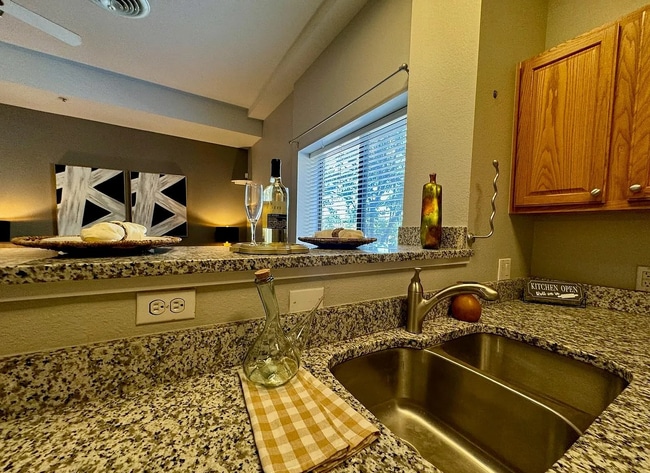 Photo - 70 W 6th Ave Unit 101