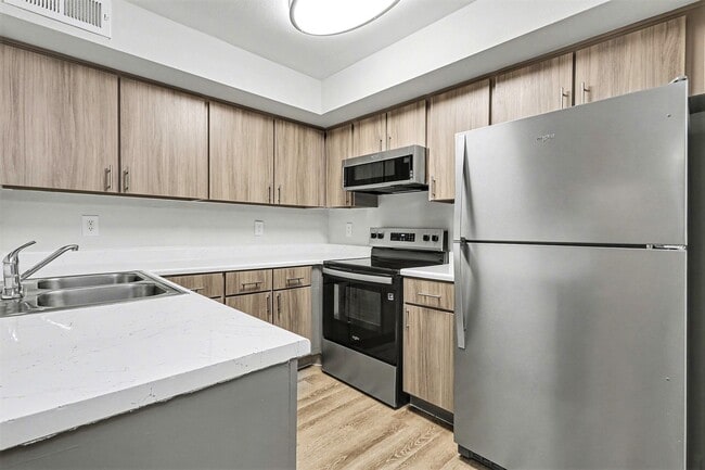 The Retreat at Spring Apartments