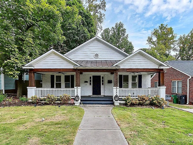 Building Photo - 1920 Woodcrest Ave