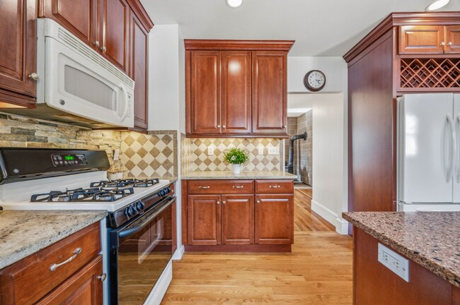16 Linwood St