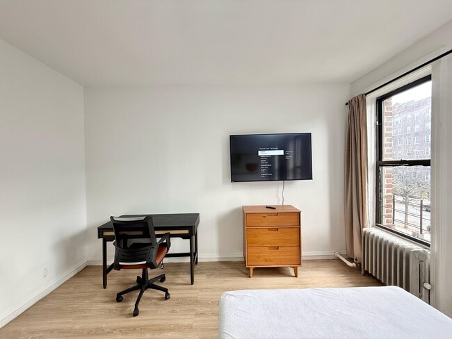 Photo - Nice room in a good neighborhood Unit 2A