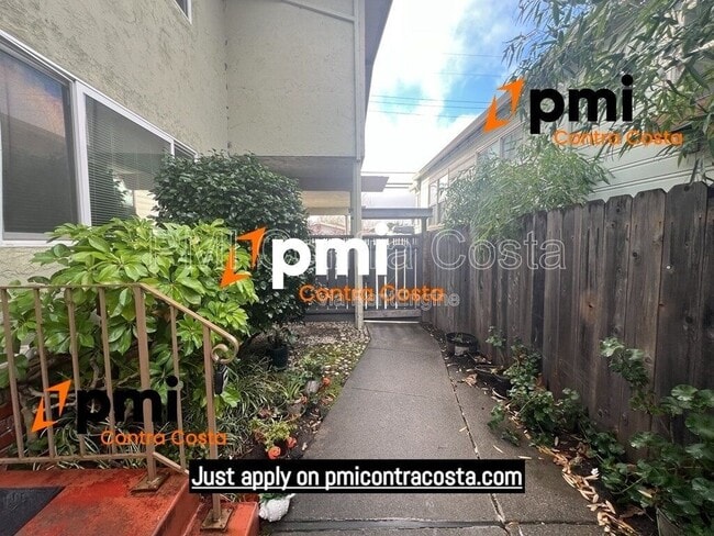 Building Photo - 933 Jackson St Unit C