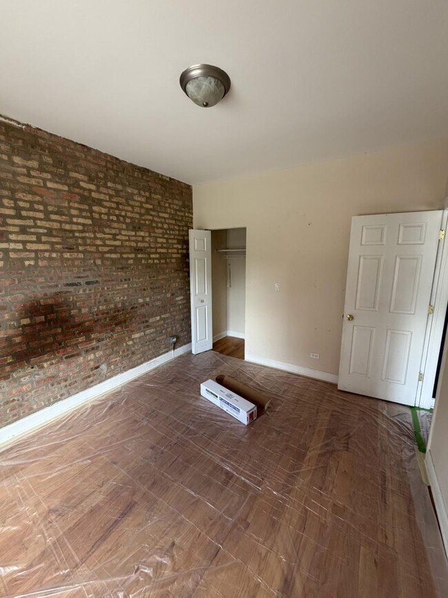 4605 N Kimball Ave