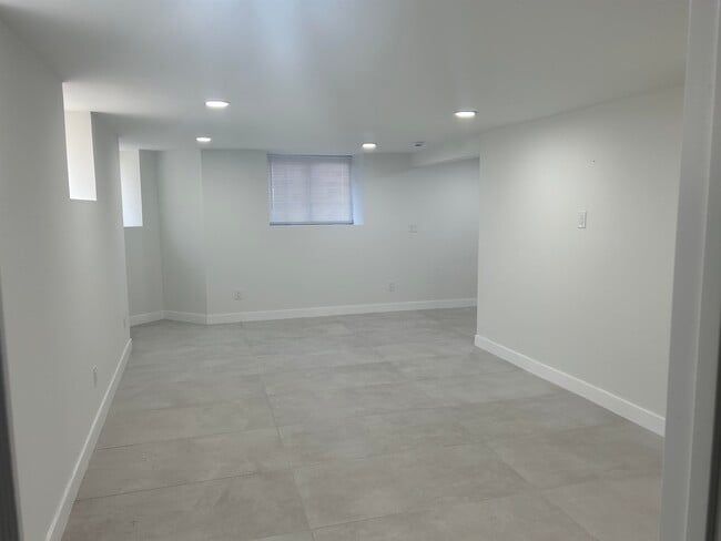 Photo - 437 Bramhall Ave Unit 1B