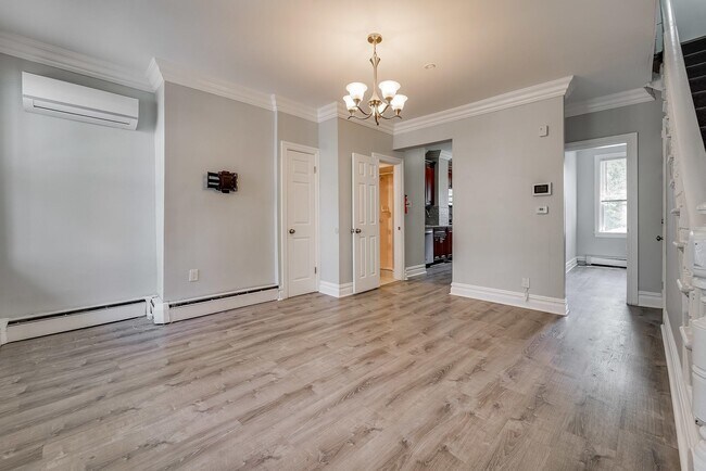 Building Photo - 214 Olean Ave Unit 2