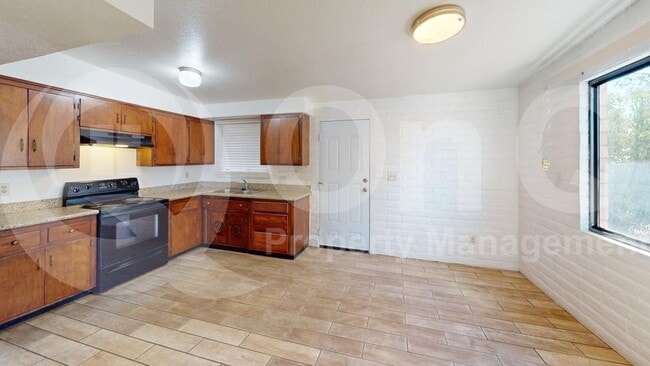 Building Photo - 51 S Melrose Ave Rental