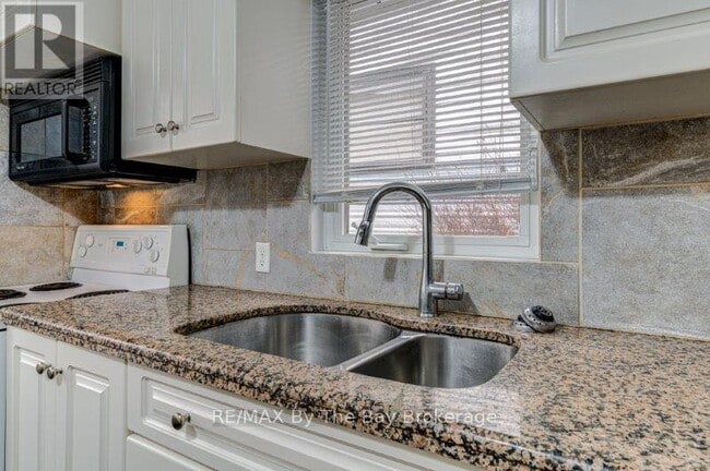 Photo - 1239 Mosley St