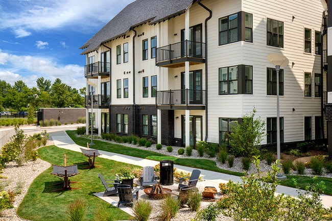 Upton Oxmoor Apartments