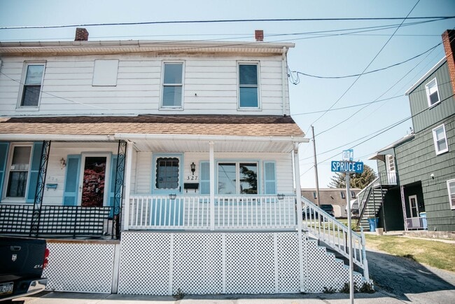 Building Photo - 327 Spruce St
