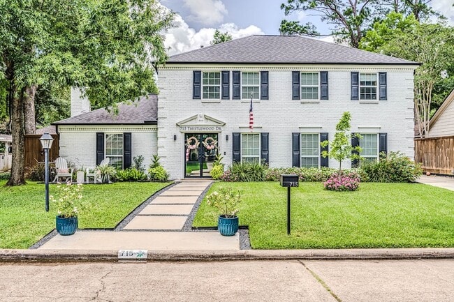 Building Photo - 715 Thistlewood Dr