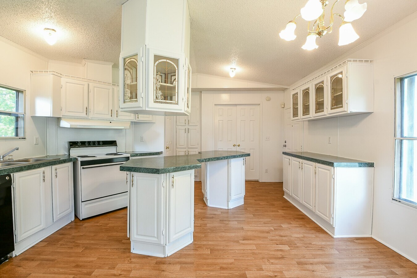 Photo - 19250 Amy Ln