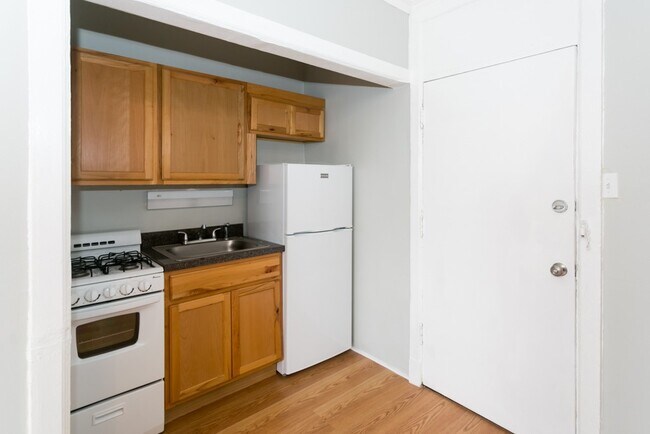 3824 N Fremont Unidad 615