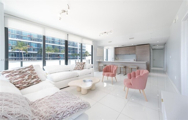 Building Photo - 1300 S Miami Ave Unit 1206