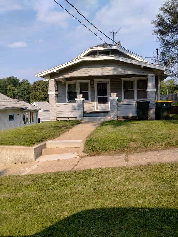 Building Photo - 2400 S Henry St Rental
