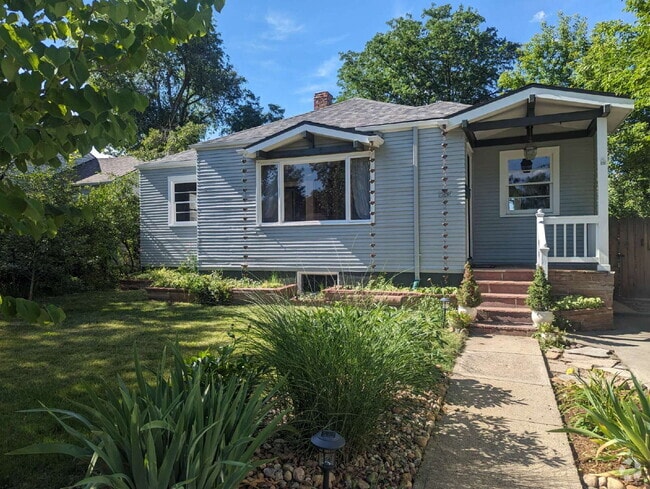Building Photo - Charming Old Town Longmont Home!
