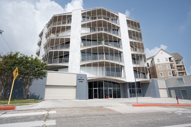 Photo - 823 S Water St Unit 5F