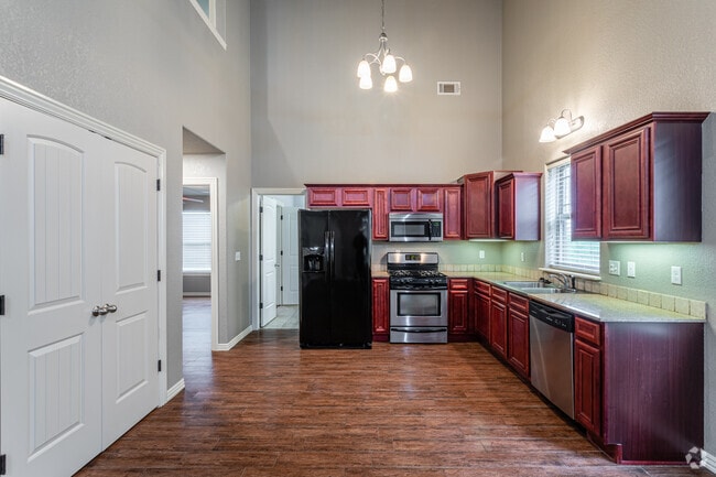 3BR, 2BA - 1300-1700 SF