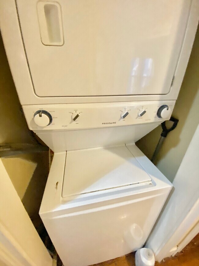 Photo - 731 Parker St