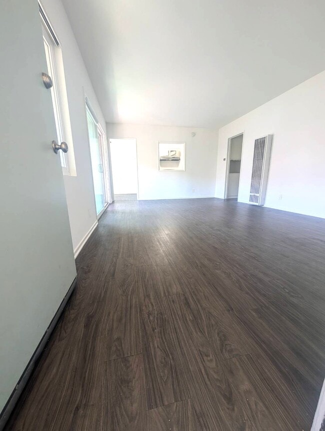 Photo - 3694 Redondo Beach Blvd Unit D