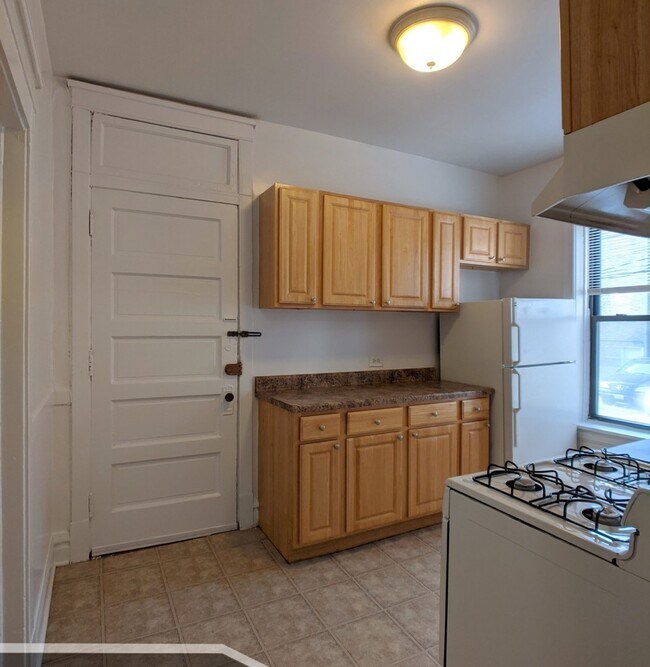 Photo - 2524 N Kedzie Blvd Unidad 3E Rental