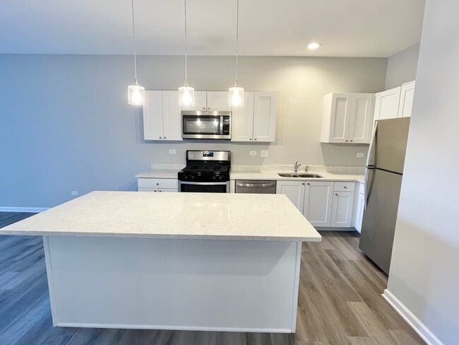 Photo - 301 N Madison St Unit 2C