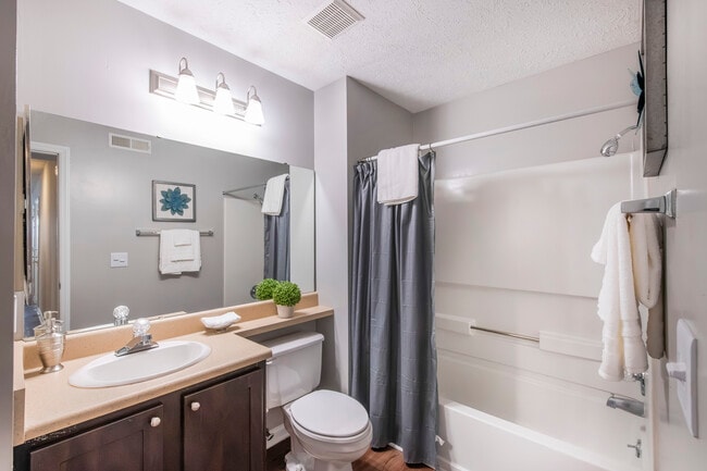 Cambridge 2BR, 2BA - 1,031SF - Bathroom