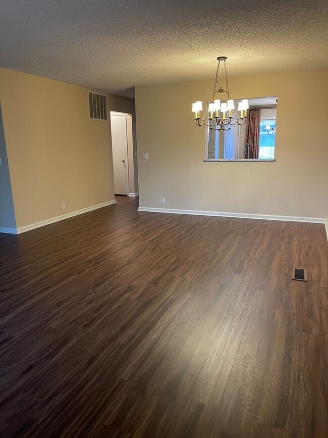 Photo - 2 Bedroom, 1.5 bathroom townhome located in a quiet neighborhood. Amenities can be transferred! ...