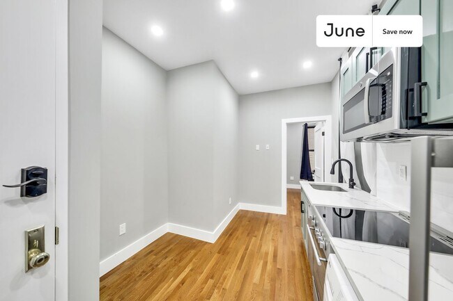 826 9th Ave Unit 2RS