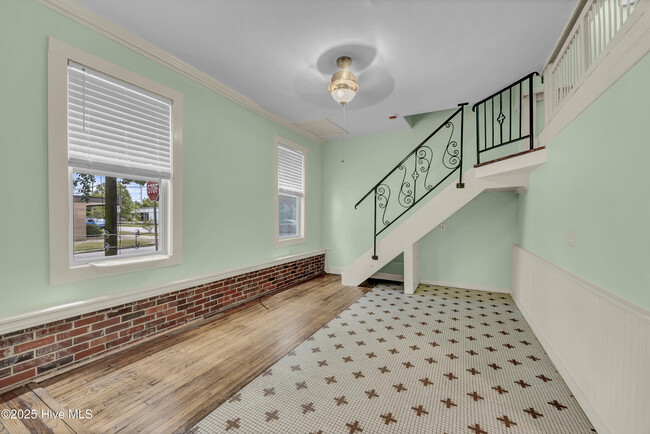 Photo - 101 N 8th St