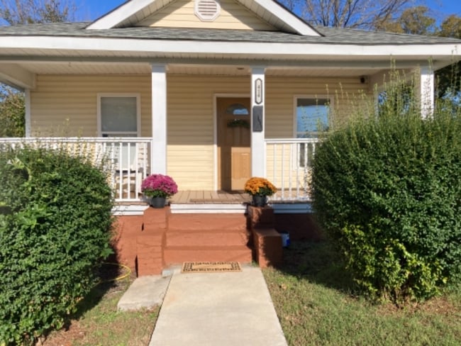 Building Photo - 414 Lakewood Ave Rental