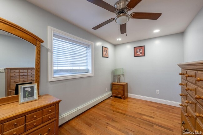 Photo - 116-01 221st St