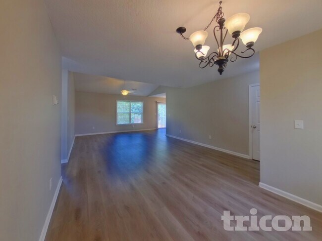 Photo - 707 Patriot Ln