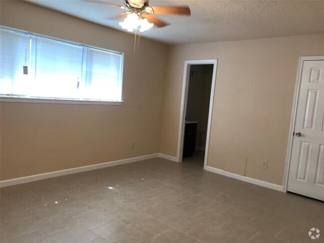 Building Photo - 1306 Wildgrove Dr Rental
