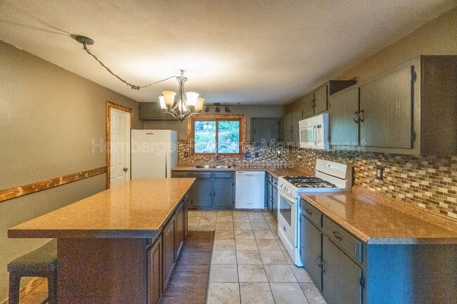 Photo - 1407 W Spring Ln