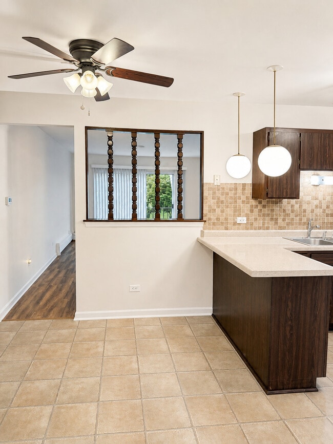 Photo - 5733 W 103rd St Unit 2W