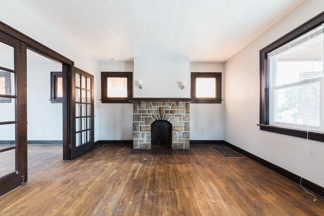 Building Photo - Available July 2026 - Spacious 3 Bedroom Home in the Heart of Allentown!