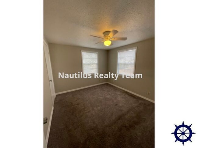 Photo - 904 Ruby Pl