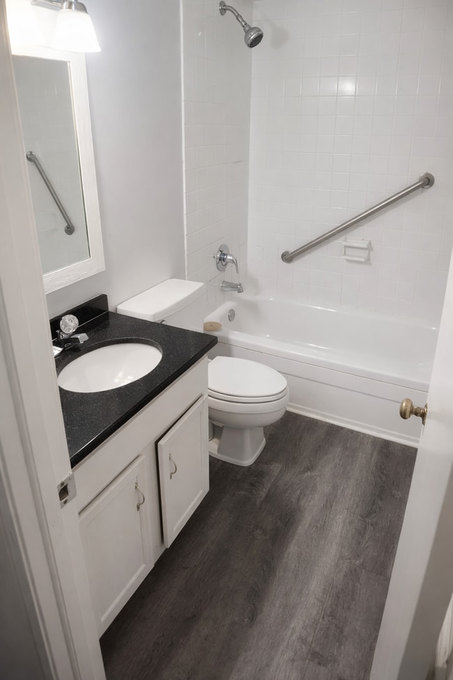 Photo - 2810 Carriage Dr