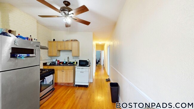 Building Photo - 86 Hammond St