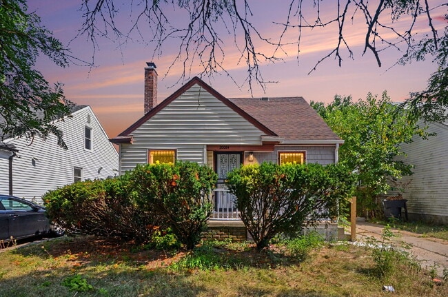 Building Photo - Charming & Updated 3-Bedroom Home in Detroit!
OWNER SPECIAL-$500 off first months rent