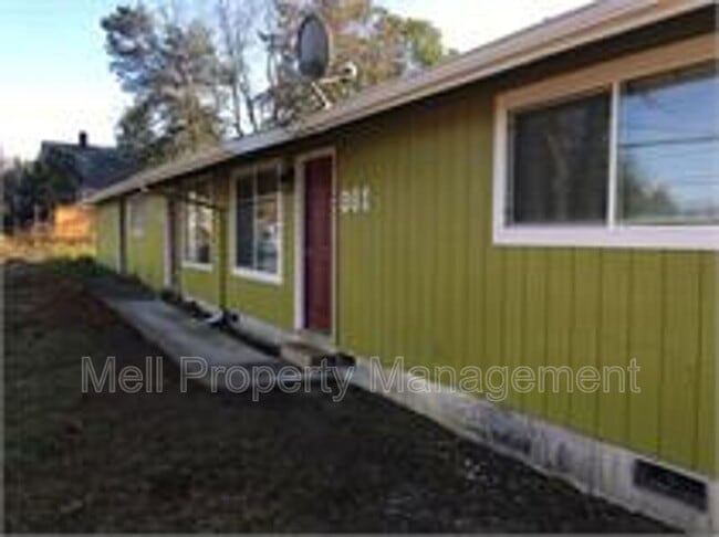 Building Photo - 861 Ellinor Ave