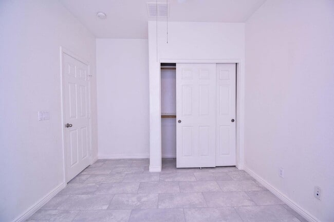 Photo - 21017 W Glen St