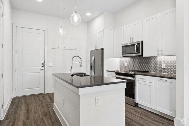 1BR, 1BA - 756SF - Kitchen - Alloy