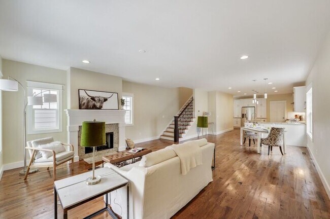 Photo - 1332 Lischey Ave