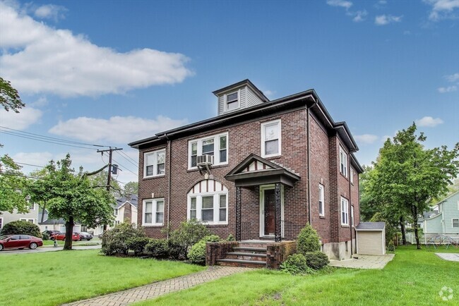 Building Photo - 129 Oxford Rd Unit 2 Rental