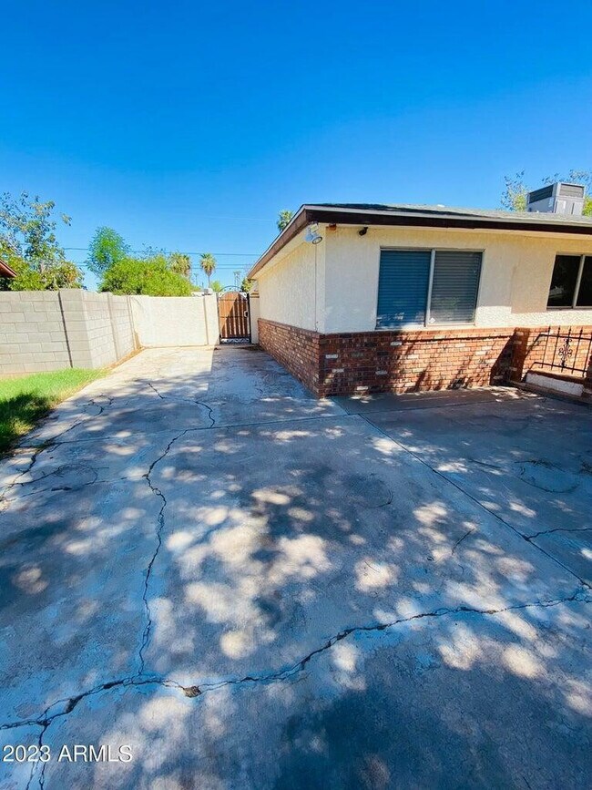 Photo - 1418 E Williams St